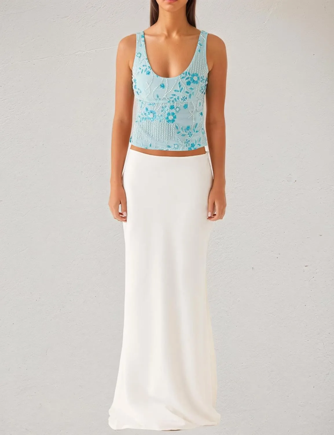 MISSACTIVER Women Y2K Sequin Cami Top Sparkly Beaded Rhinestone Scoop Neck Tank Top Open Back Wide Strap Crop Tops Party