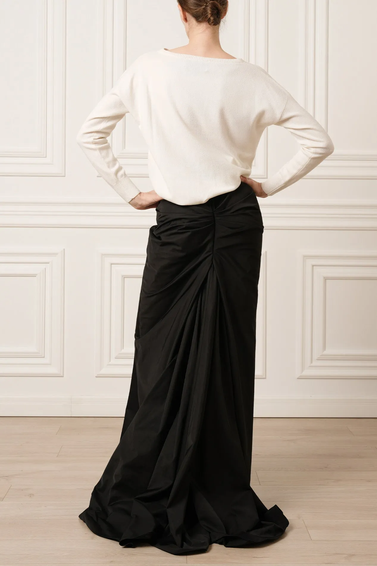 Rania Boat Neck Cashmere Sweater In Luna