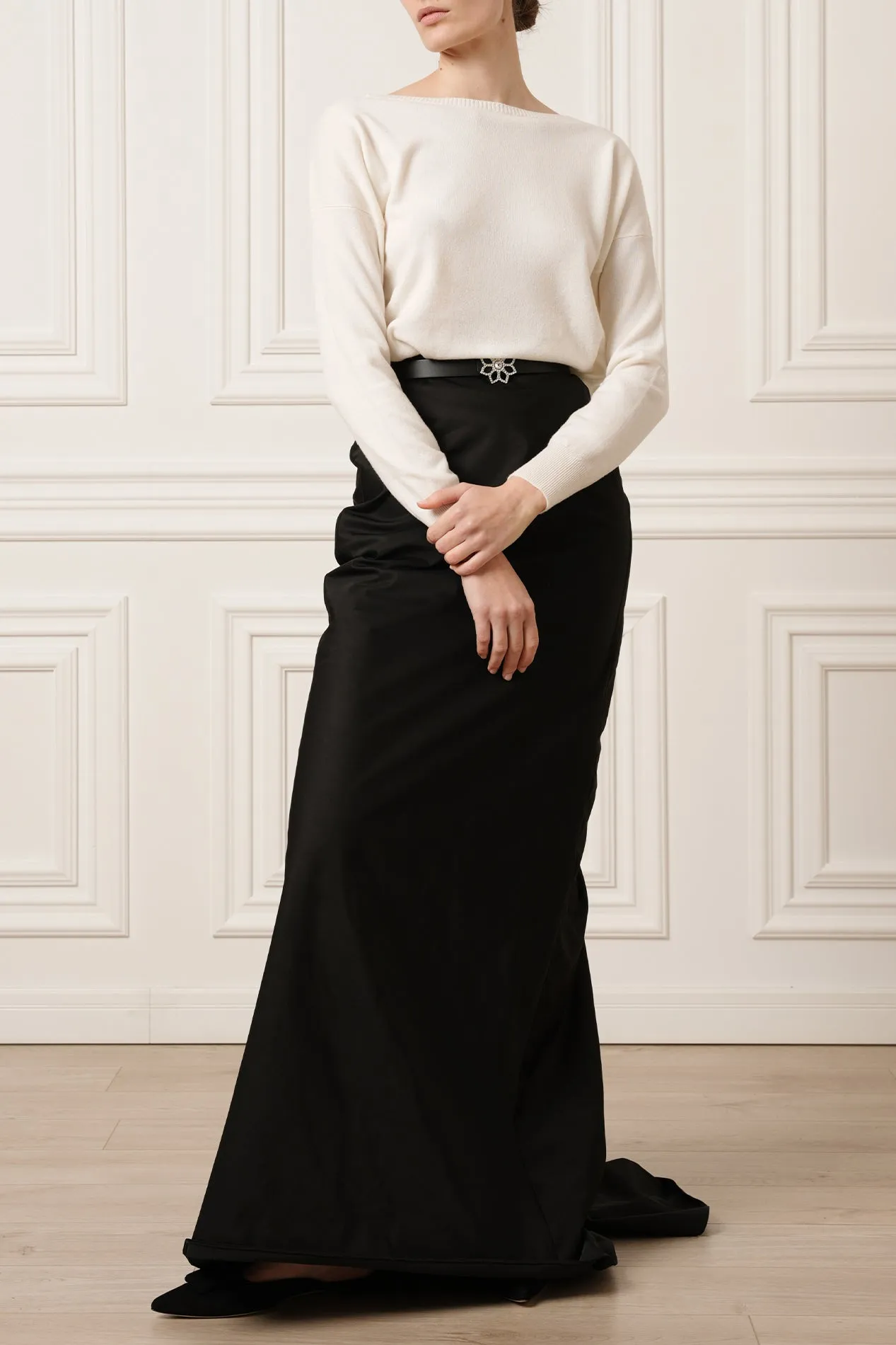 Rania Boat Neck Cashmere Sweater In Luna